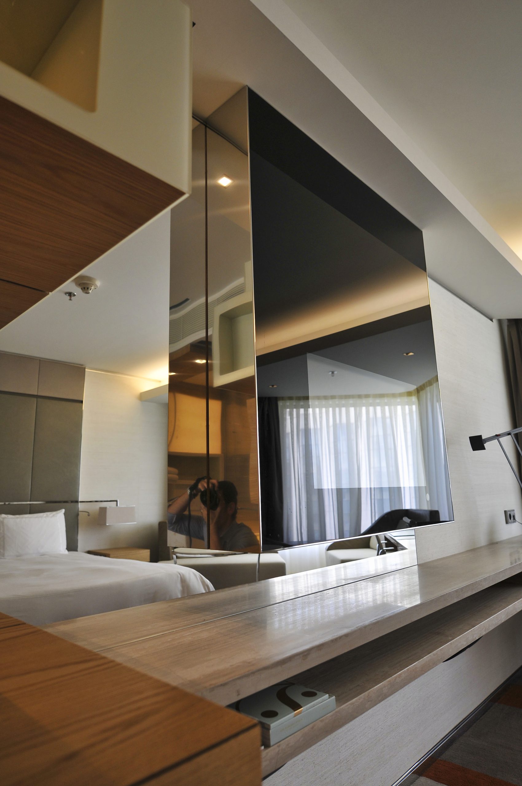 swiss oda tv unit